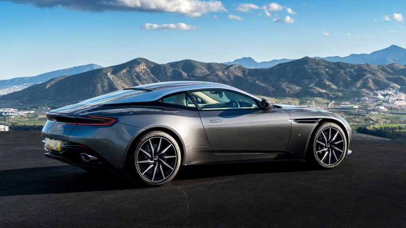 Aston Martin DB11